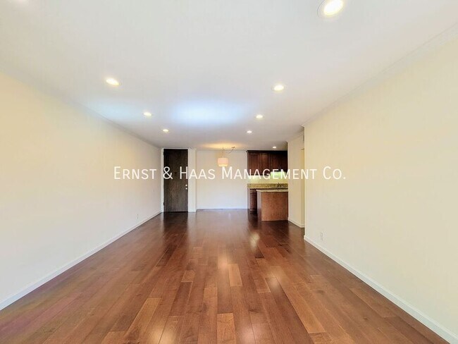 Foto del edificio - 448 N Bellflower Blvd
