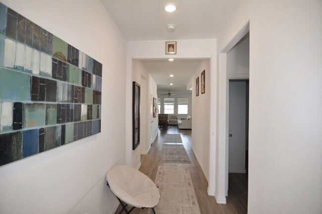 Building Photo - 2022 4-Bedroom home in desirable Sendera R...