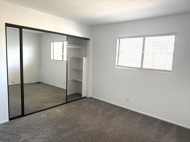 Foto del edificio - 10777 Walnut St