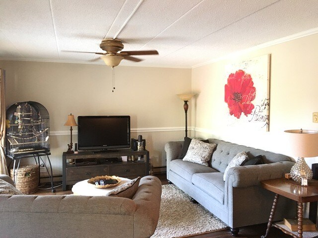 Foto del edificio - 710 Briar Hill Ln