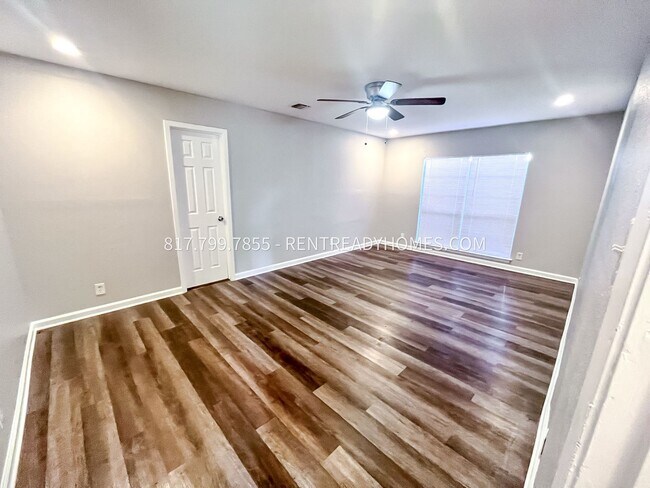 Foto del edificio - 6760 Montgomery Dr