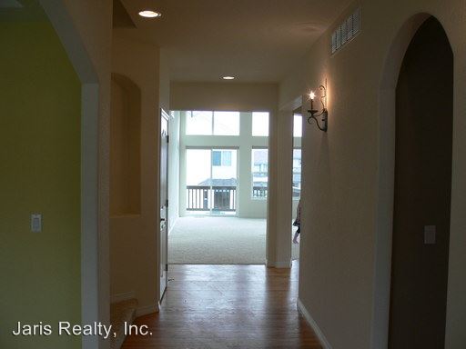 Building Photo - 864 Tarpan Pl