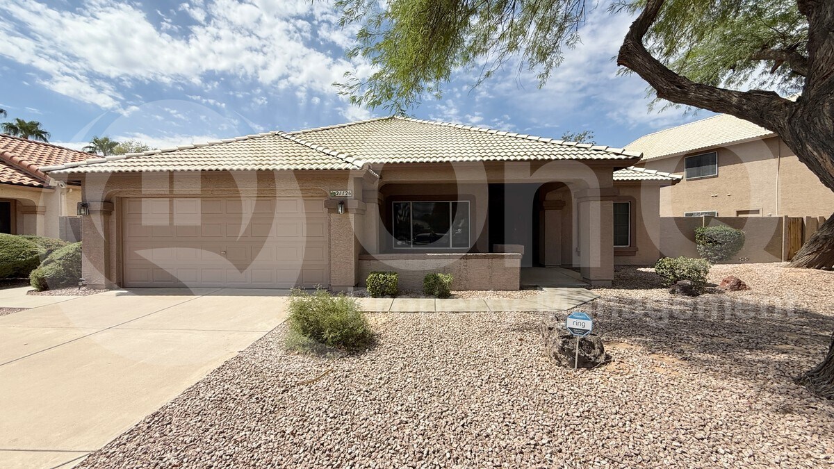 Primary Photo - 21126 N 64th Ave