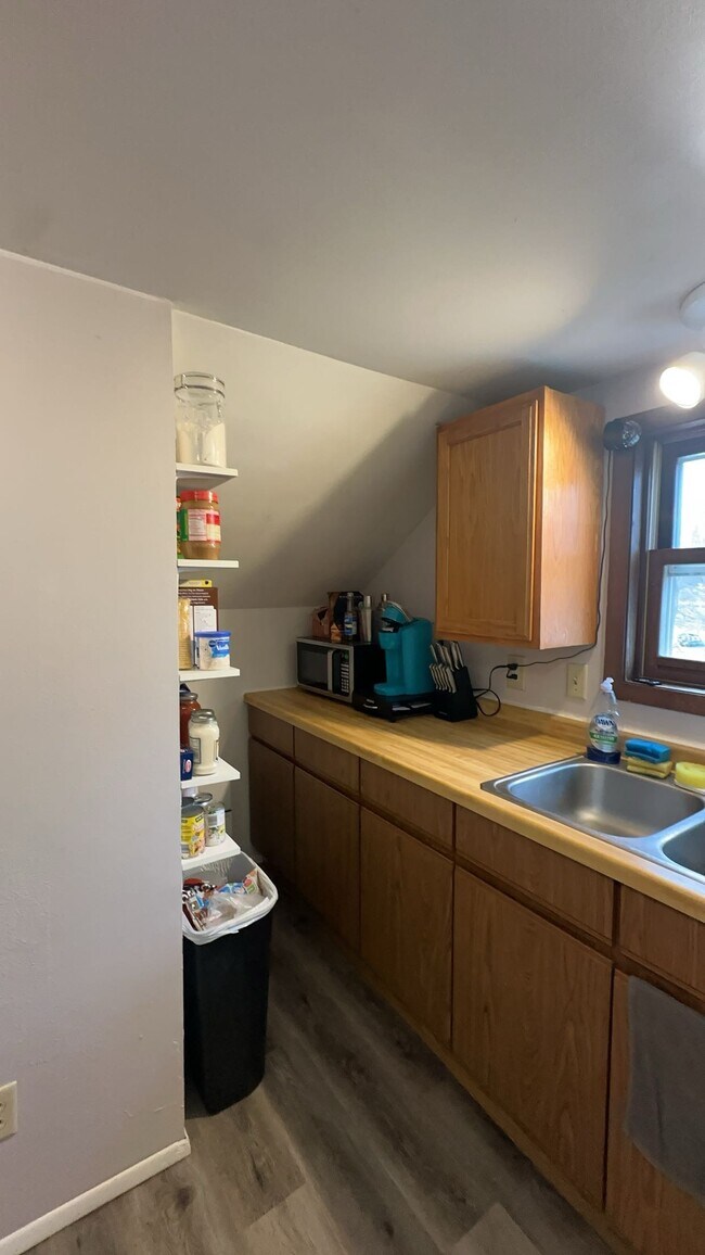 Foto del edificio - 141 E Main St