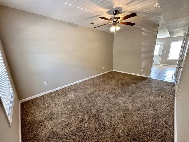 Interior Photo - Tracy Lane-855