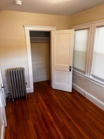 Foto del edificio - 483 Newport Ave