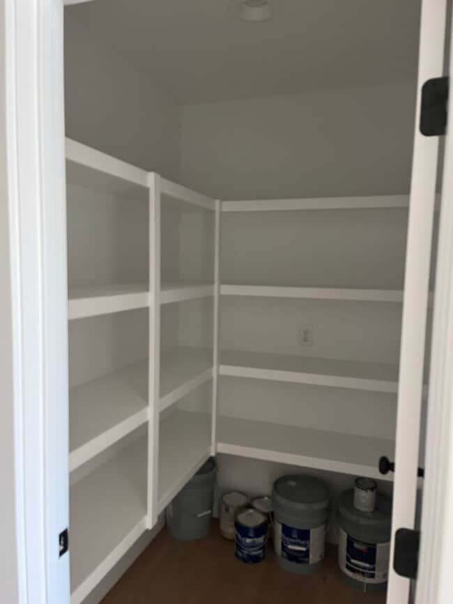 Building Photo - Beautiful BRAND-NEW 4 bedroom, 2 bath home on a cul-de-sac in the exclusive Lion's Gate neighborh...