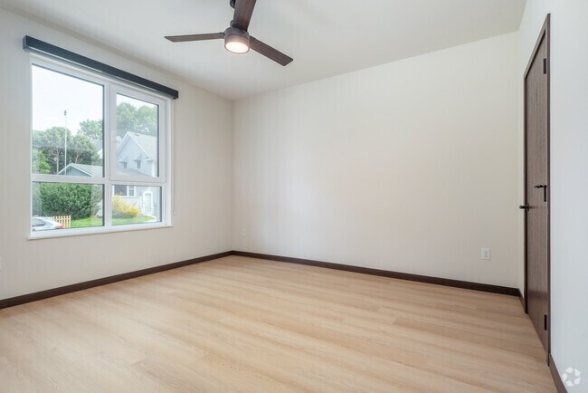 1 habitación, 1 baño - 770 pies cuadrados - Dormitorio - 252 Dunning