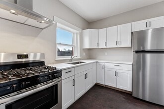 Building Photo - 104 N Killingsworth St