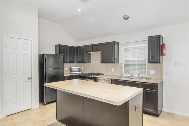 Foto del edificio - Spacious 3 Bed, 2 Bath Home - Comfortable ...