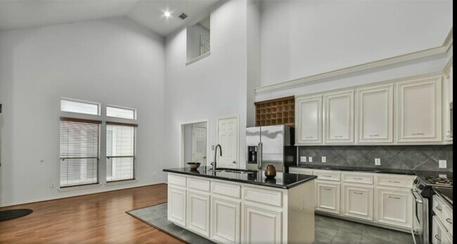 Kitchen & Dining - 1241 W 17th St
