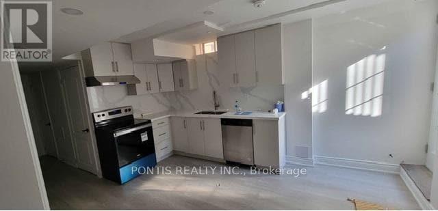 Building Photo - 8 Chestermere Crescent
