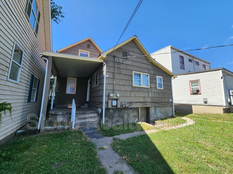 Primary Photo - 422 S 7th St