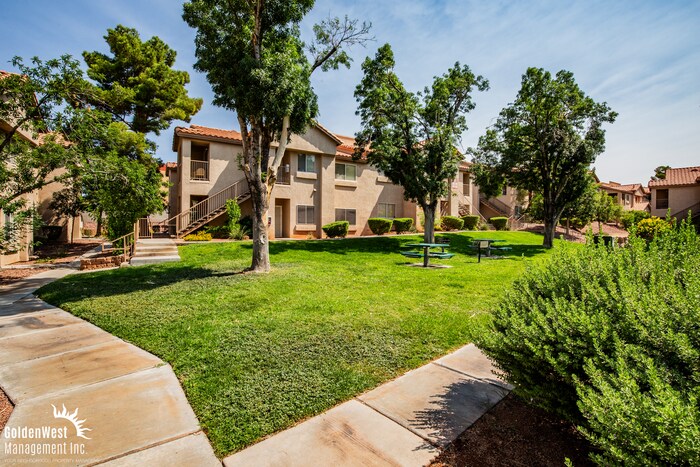 Foto principal - Bright and Spacious 2Bdm 2Ba in Gated Comm...