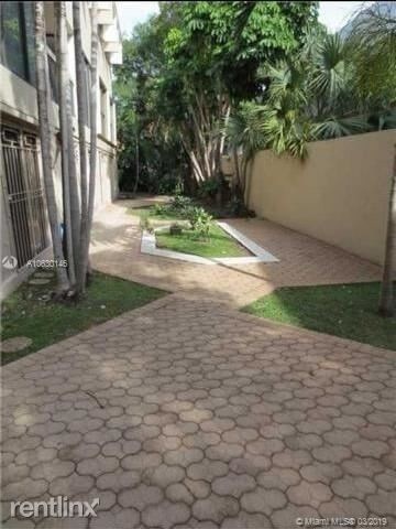 Foto del edificio - 2 br, 1.5 bath  - 3001 SW 1st Ave