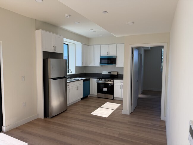 Foto del edificio - 14535 Weddington St