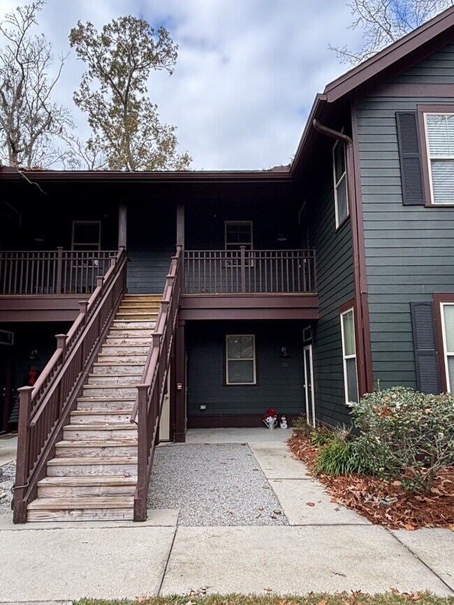 Building Photo - 5565 Colonial Chatsworth Cir