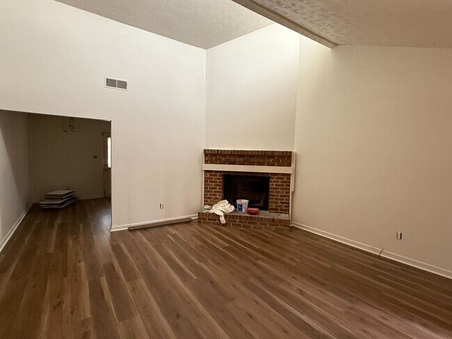 Photo - Fowler Drive Apartment