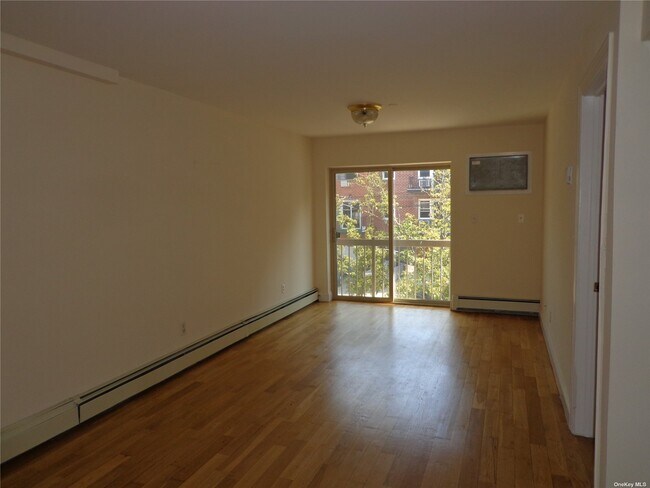 Building Photo - 141-39 Pershing Crescent
