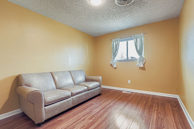 Foto del edificio - 8293 Gaylord St