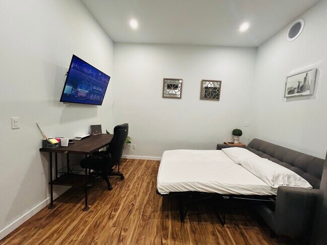 Foto del edificio - 5413 W 118th St
