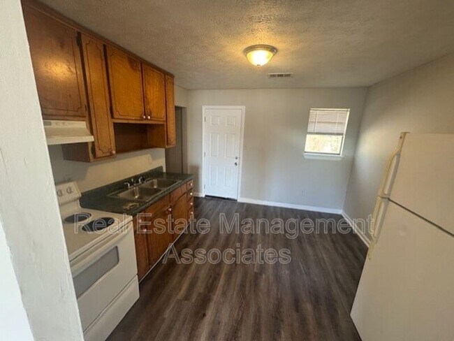 Foto del edificio - 405 E Central Ave