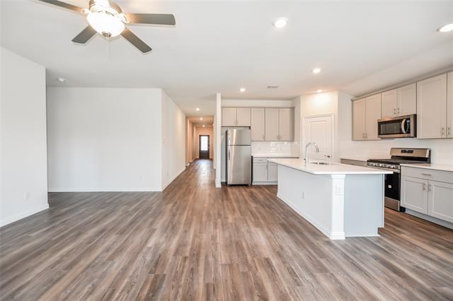 Building Photo - 380 Mohan Dr