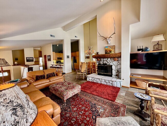 Foto del edificio - Snowcreek V – Stunning 4 Bed, 3 Bath Corner Unit