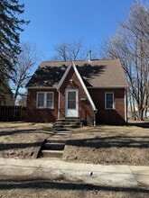 Building Photo - 2747 E 4th St