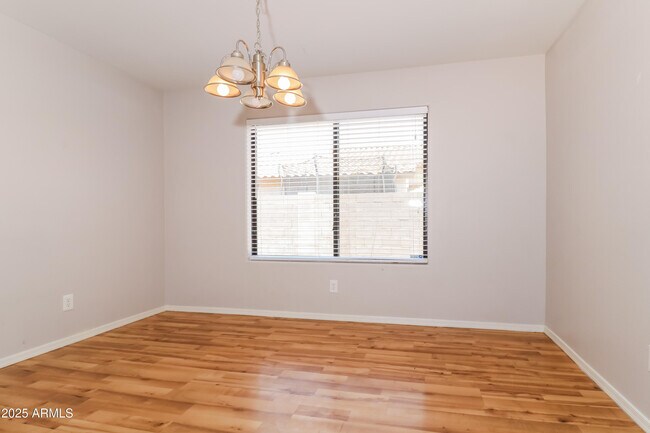Foto del edificio - 2160 E Greenlee Ave