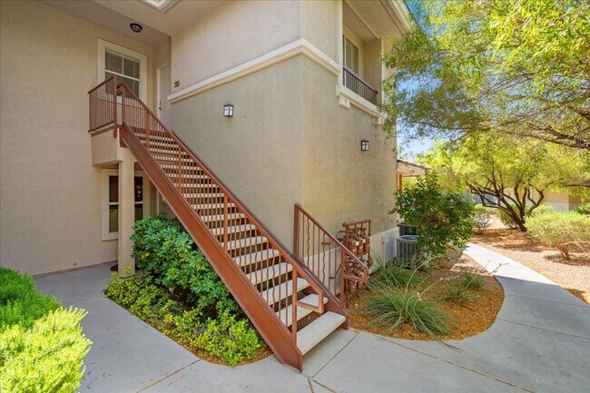 Foto del edificio - Summerlin Beauty: 2 Bd Condo; 1-Car Garage...