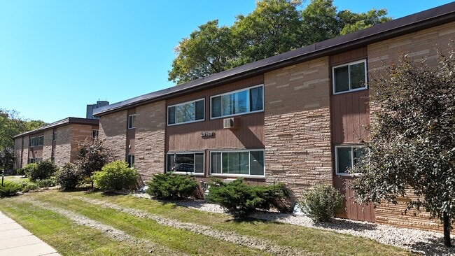 Building Photo - Faircrest Apartments