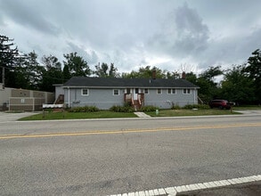 Building Photo - 2103 Main St Rd