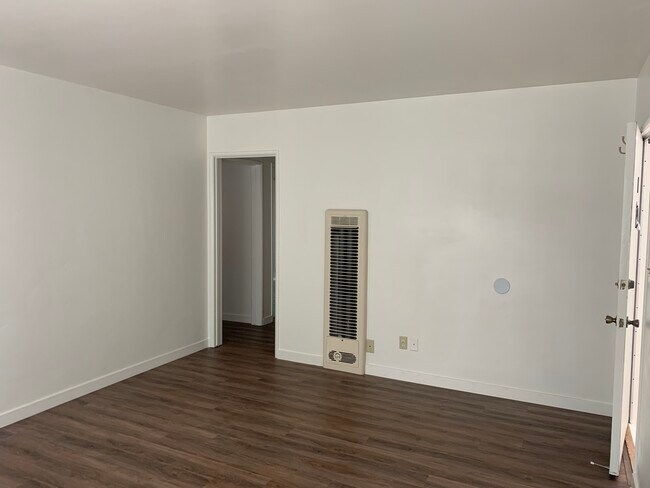 Building Photo - 185 Ximeno Ave
