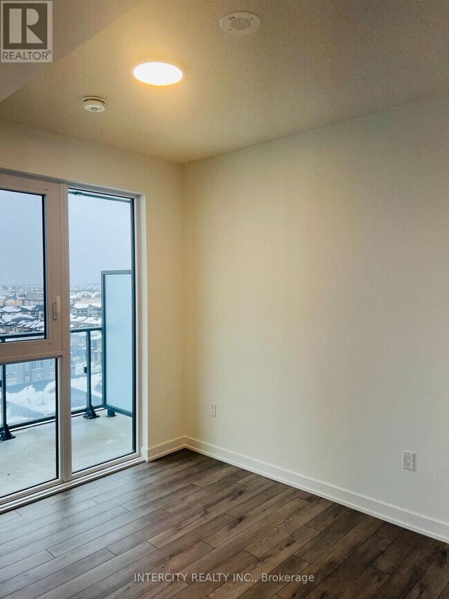 Building Photo - 15 Skyridge Dr