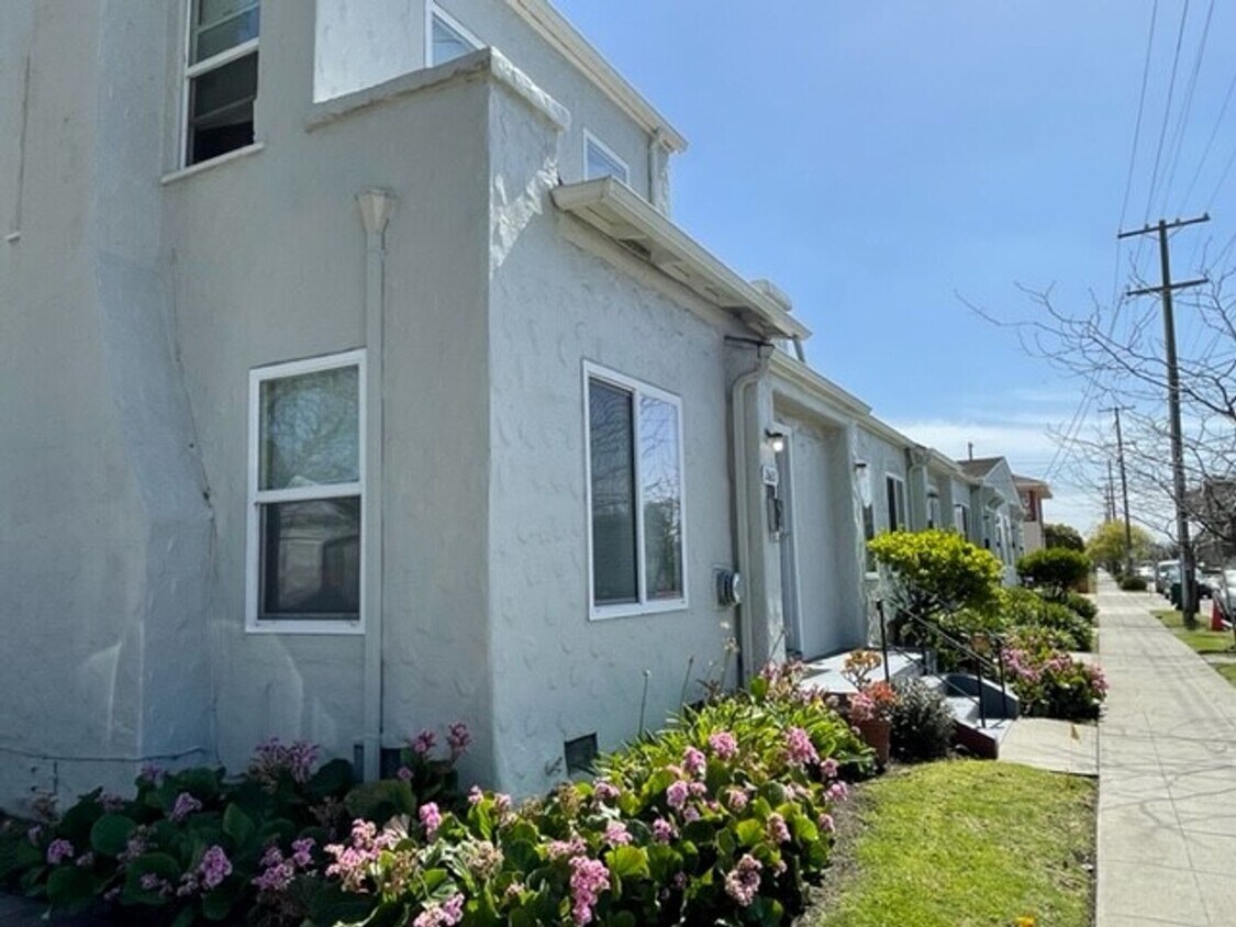 2601 Sacramento St Unit 2601, Berkeley, CA 94702 Room for Rent in
