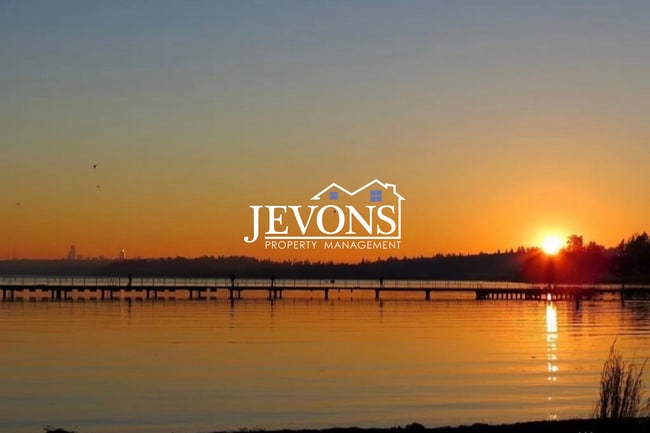 Building Photo - Available Now - 2BR/1.5BA Condo in Kirkland
