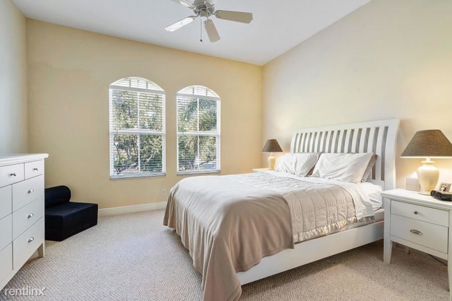 Building Photo - 3 br, 2.5 bath Condo - 168 Las Brisas Cir