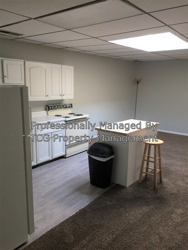 Building Photo - 430 S Main St