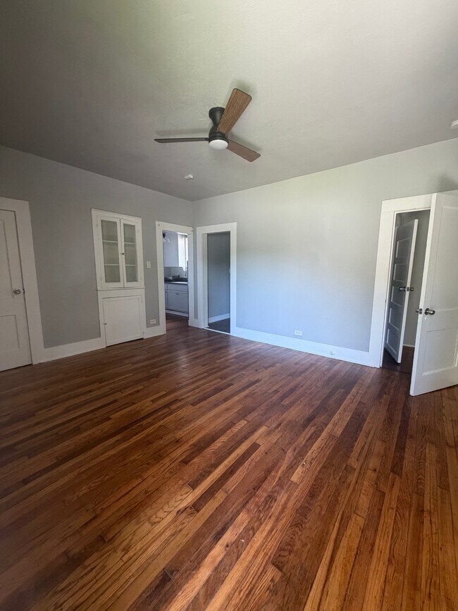 Foto del edificio - 339 Kayton Ave