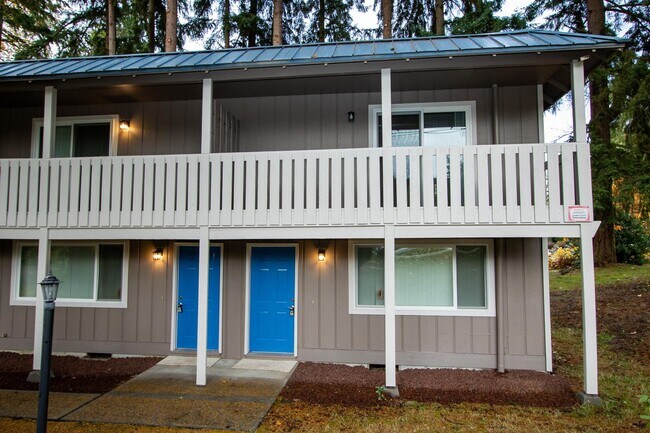 Building Photo - 403 43rd Ave SW