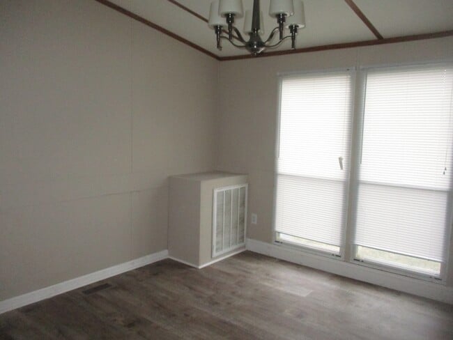Building Photo - 146 Zackary St
