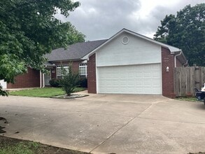 Large two car garage - 5408 S Y St