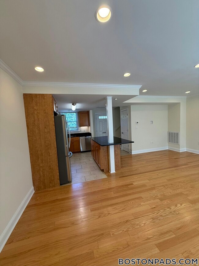 Foto del edificio - 240 Gerry Rd