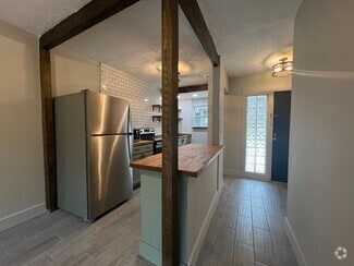 Building Photo - 711 SW 75th St