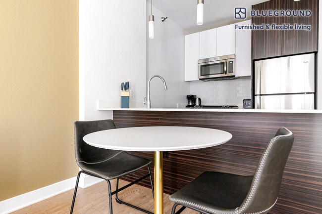 Building Photo - 201 N Garland Ct