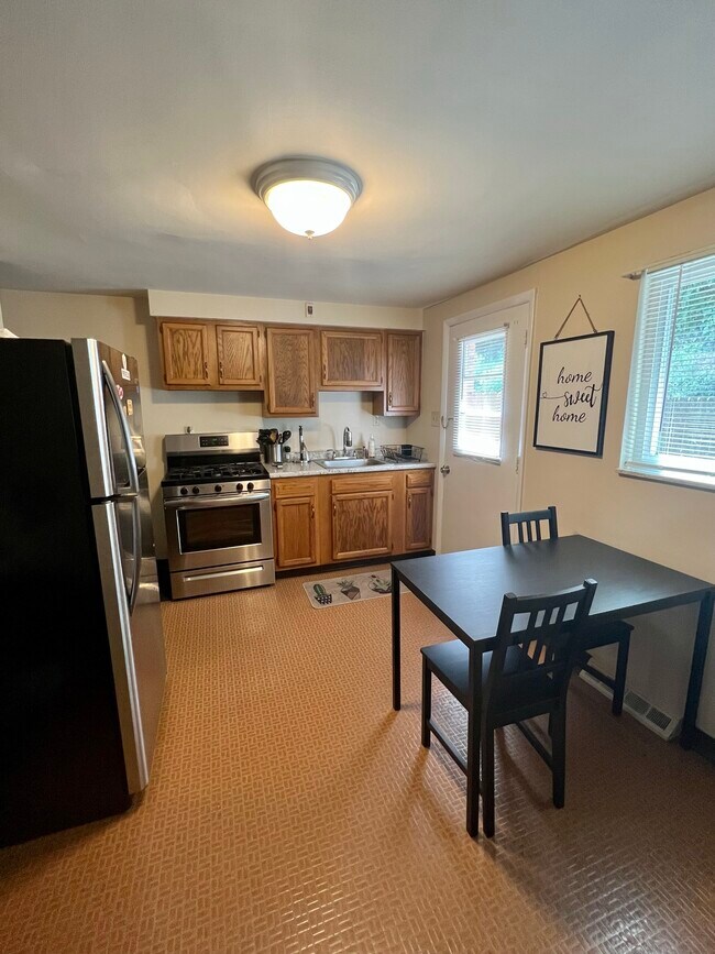 1429 Pine Hollow Rd, Mc Kees Rocks, PA 15136 Townhome Rentals in Mc