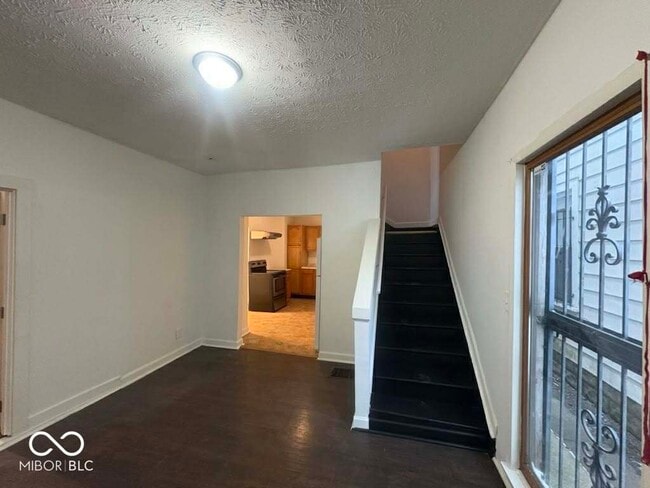 Building Photo - 2839 E 19th St