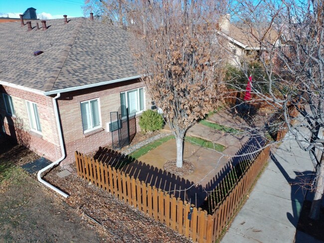 Building Photo - 245 S Pennsylvania St