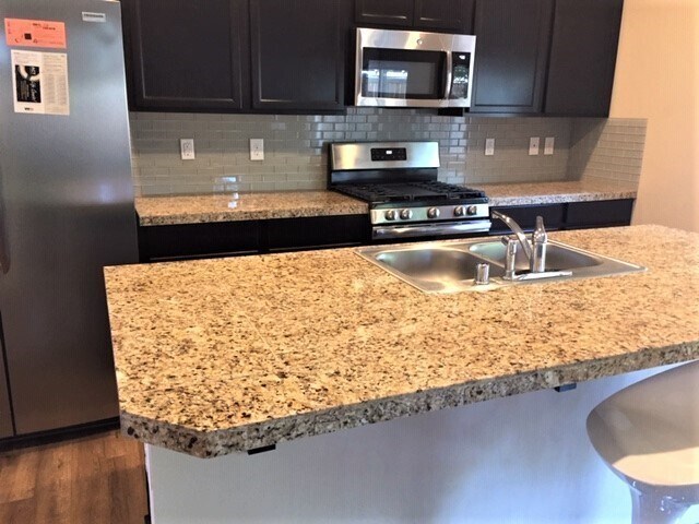 Foto del edificio - 3 Bedroom 2.5 Bath in Desirable Silverdale...